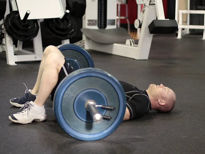 Barbell Glute Bridge: starting position
