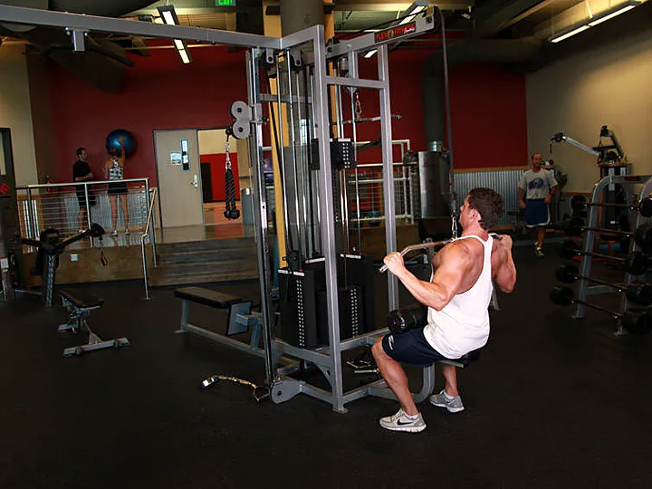 Lat Pulldown: end position